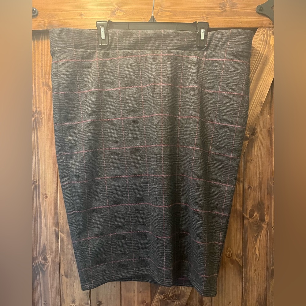 Torrid Pencil Skirt, Grey Plaid, Size 3 (22)